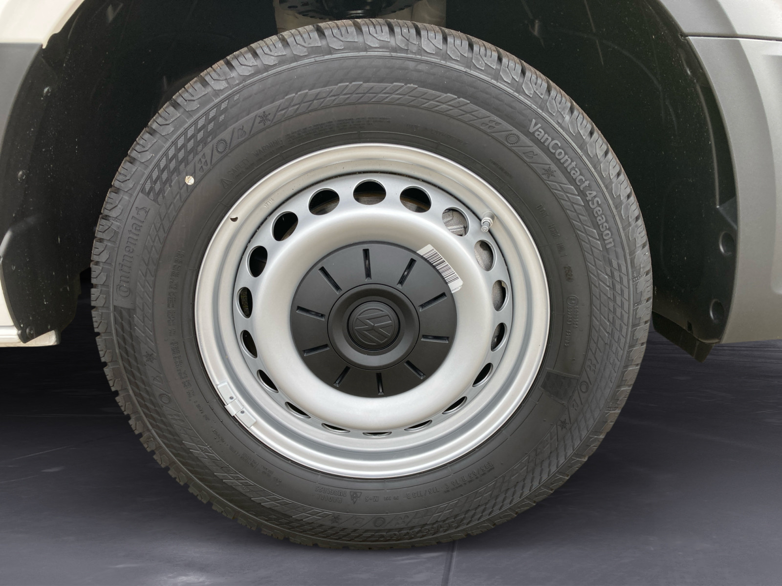 Volkswagen - Crafter 35 Kasten 2,0 l  Frontantr ieb 6-Gang Radst. 3640 mm