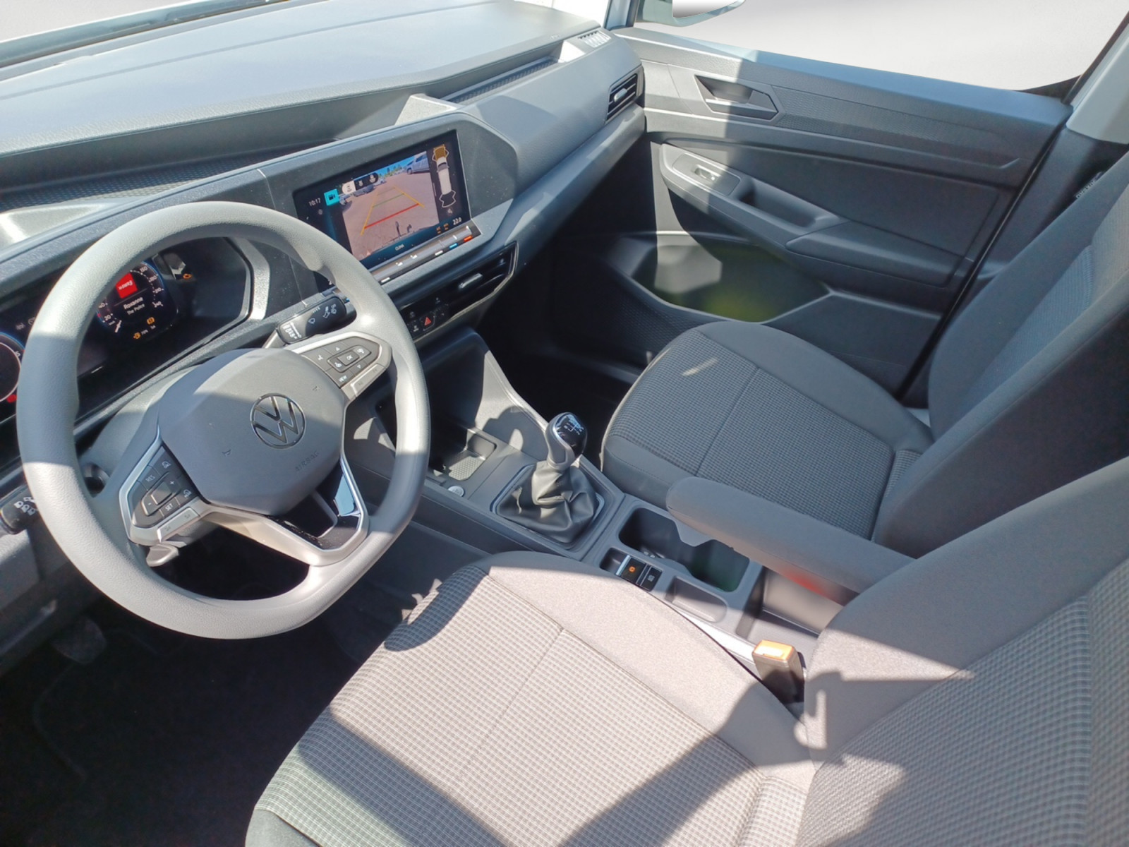 Volkswagen - Caddy Cargo 2,0 l TDI EU6 SCR 4MOT ION 4MOTION 6-Gang Radst. 2755 mm