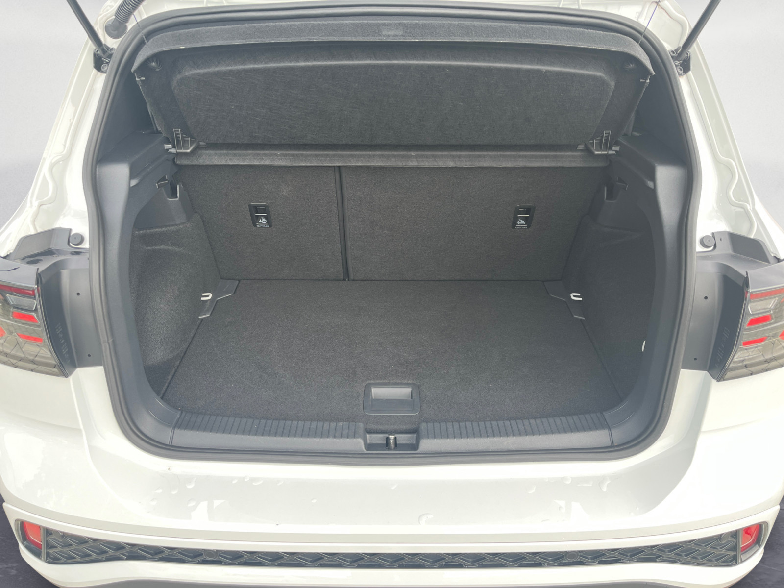 Volkswagen - T-Cross 1.5 TSI DSG R-Line