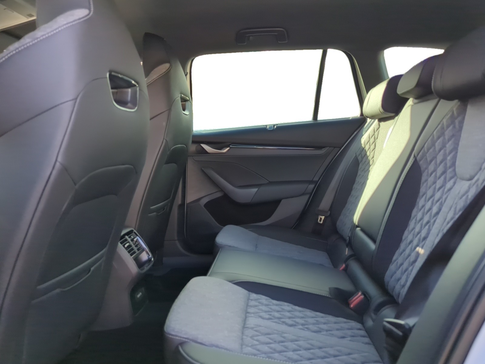 Skoda - Octavia Combi Sportline 1,5 TSI mHEV 7-Gang-DSG