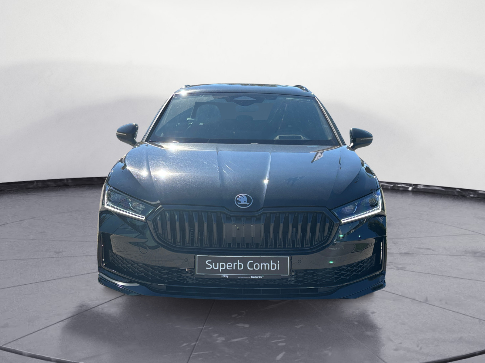 Skoda - Superb Combi Sportline 2,0 TSI 7-Gang-DSG 4x4