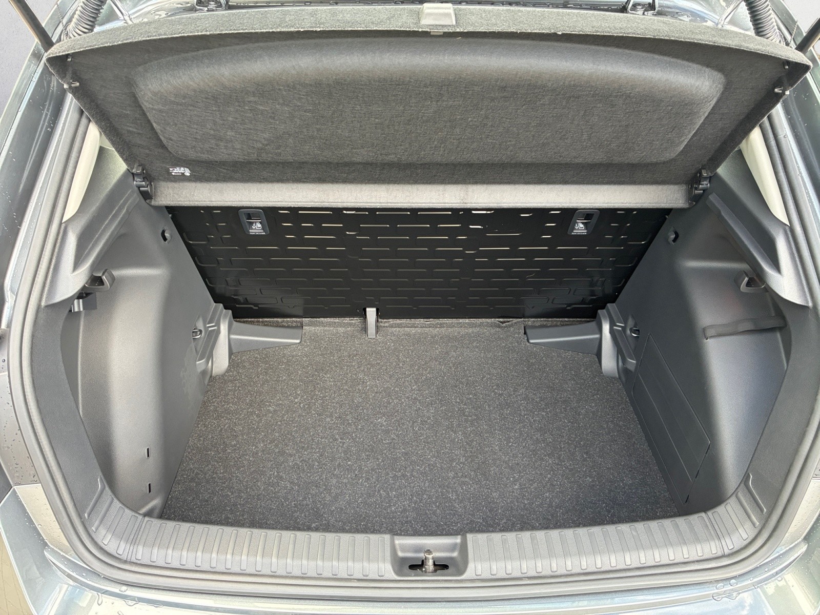 Skoda - Fabia Essence 1,0 MPI 5-Gang-Schaltgetriebe