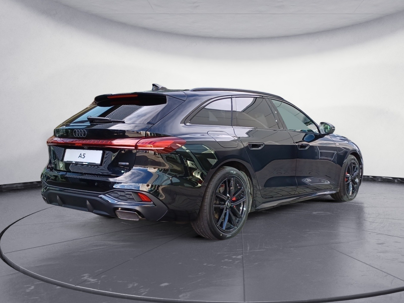 Audi - A5 Avant TFSI quattro S tron ic