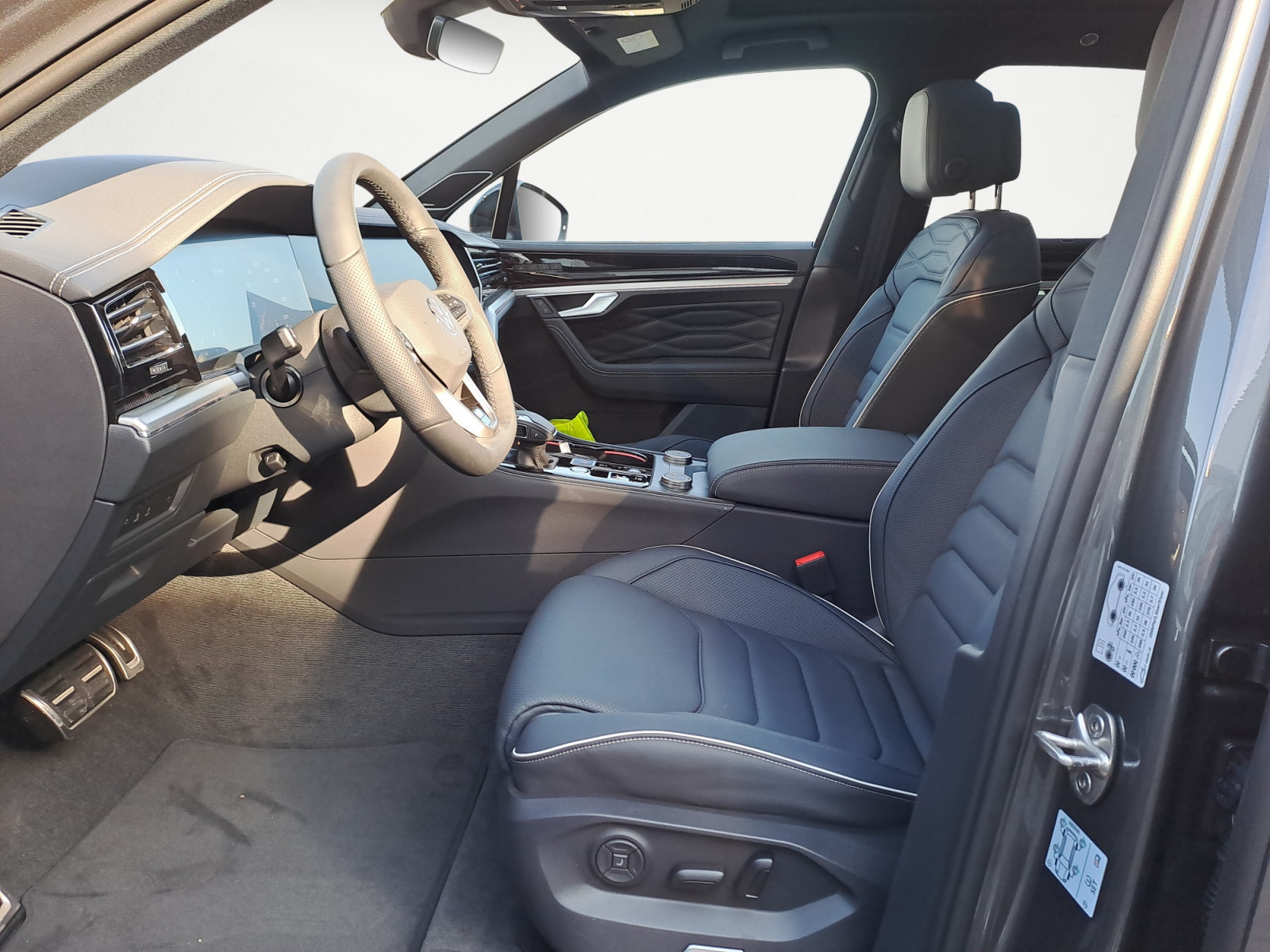 Volkswagen - Touareg R-Line 3,0 l V6 TDI SCR 4MOTION 8-Gang-Automatik (Tiptro nic)