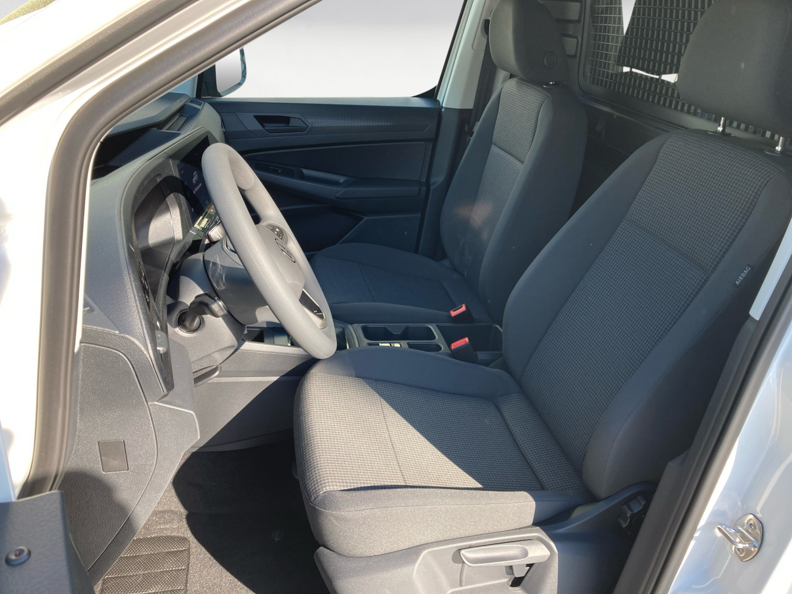 Volkswagen - Caddy Cargo Maxi 2,0 l  TDI EU6 SCR Frontantrieb 6-Gang Radst. 2970 mm