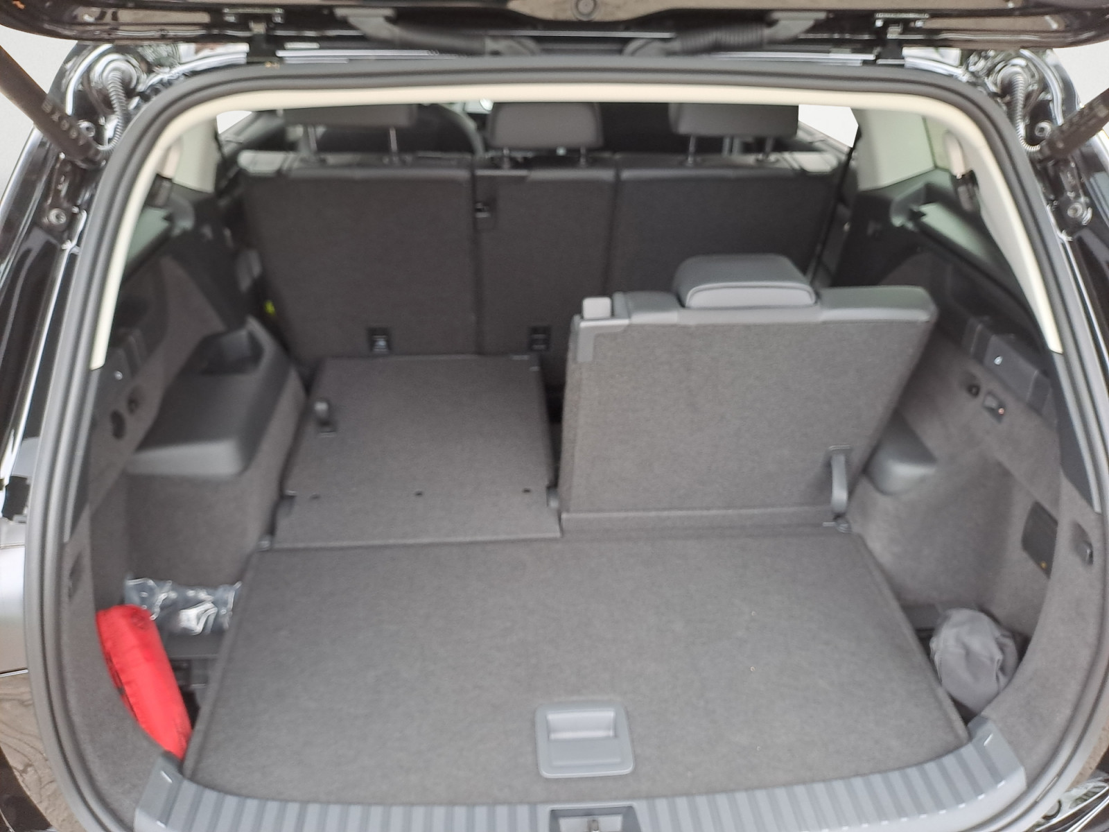 Volkswagen - Tayron Life 1,5 l eTSI OPF  (150 P S) 7-Gang-Doppelkupplungsgetriebe DSG