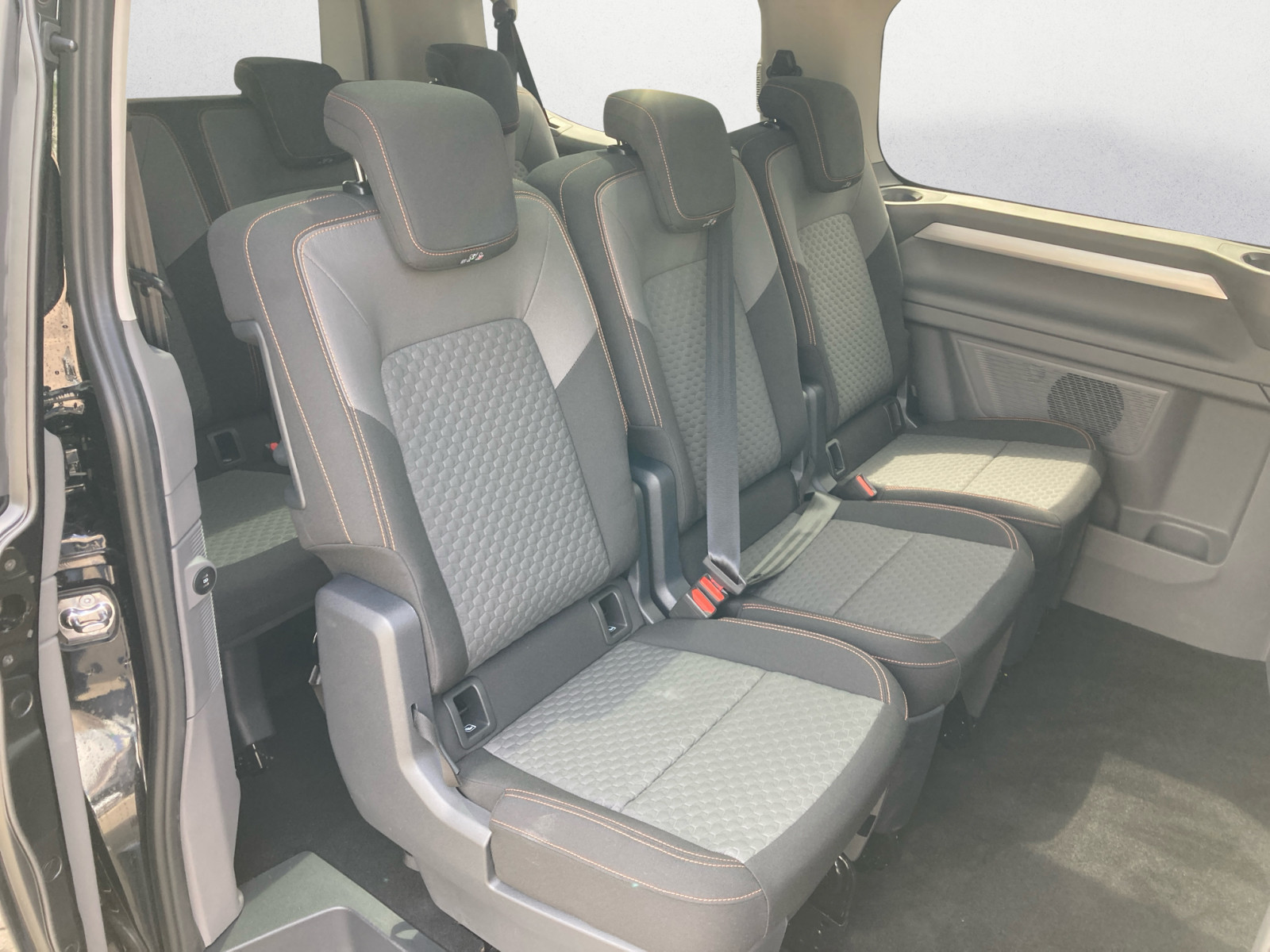 Volkswagen - e-Caravelle Life  BEV 1-Gang Radst . 3100 mm