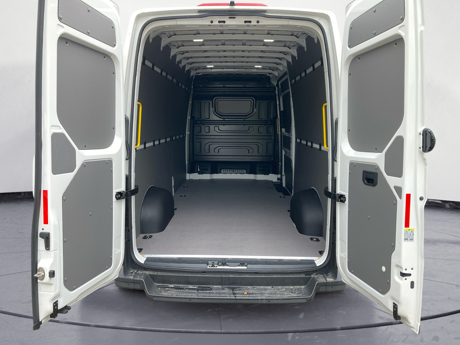 Volkswagen - Crafter 35 Kasten HD 2,0 l  Fronta ntrieb 6-Gang Radst. 4490 mm