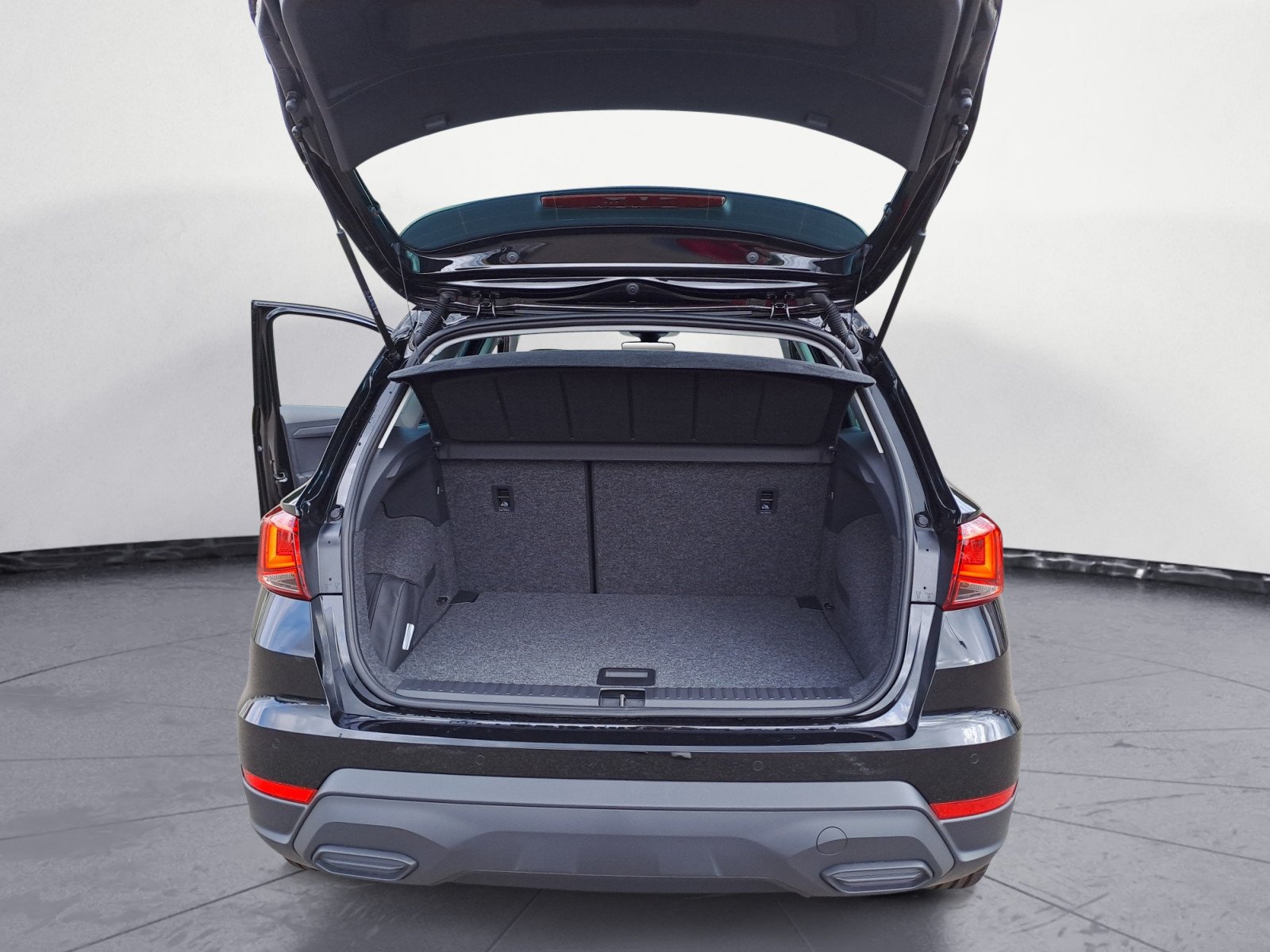 Seat - Arona Road Edition 1.0 TSI  7-Gang-DSG