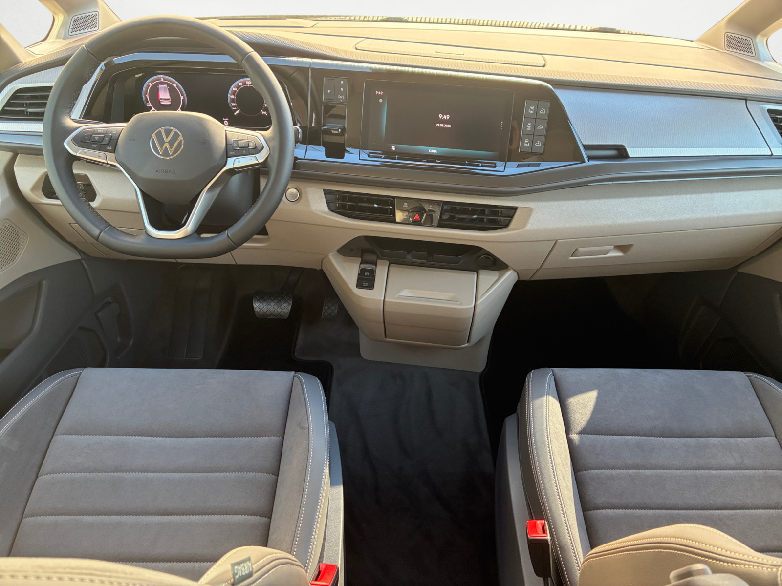 Volkswagen - California Beach Tour 2,0 l TDI S CR Frontantrieb 7-Gang-DSG Radst. 3124 m m