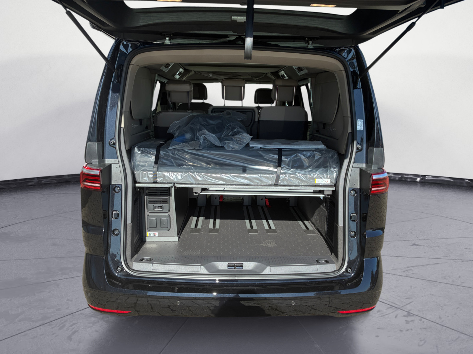 Volkswagen - California Beach Tour 2,0 l TDI S CR Frontantrieb 7-Gang-DSG Radst. 3124 m m