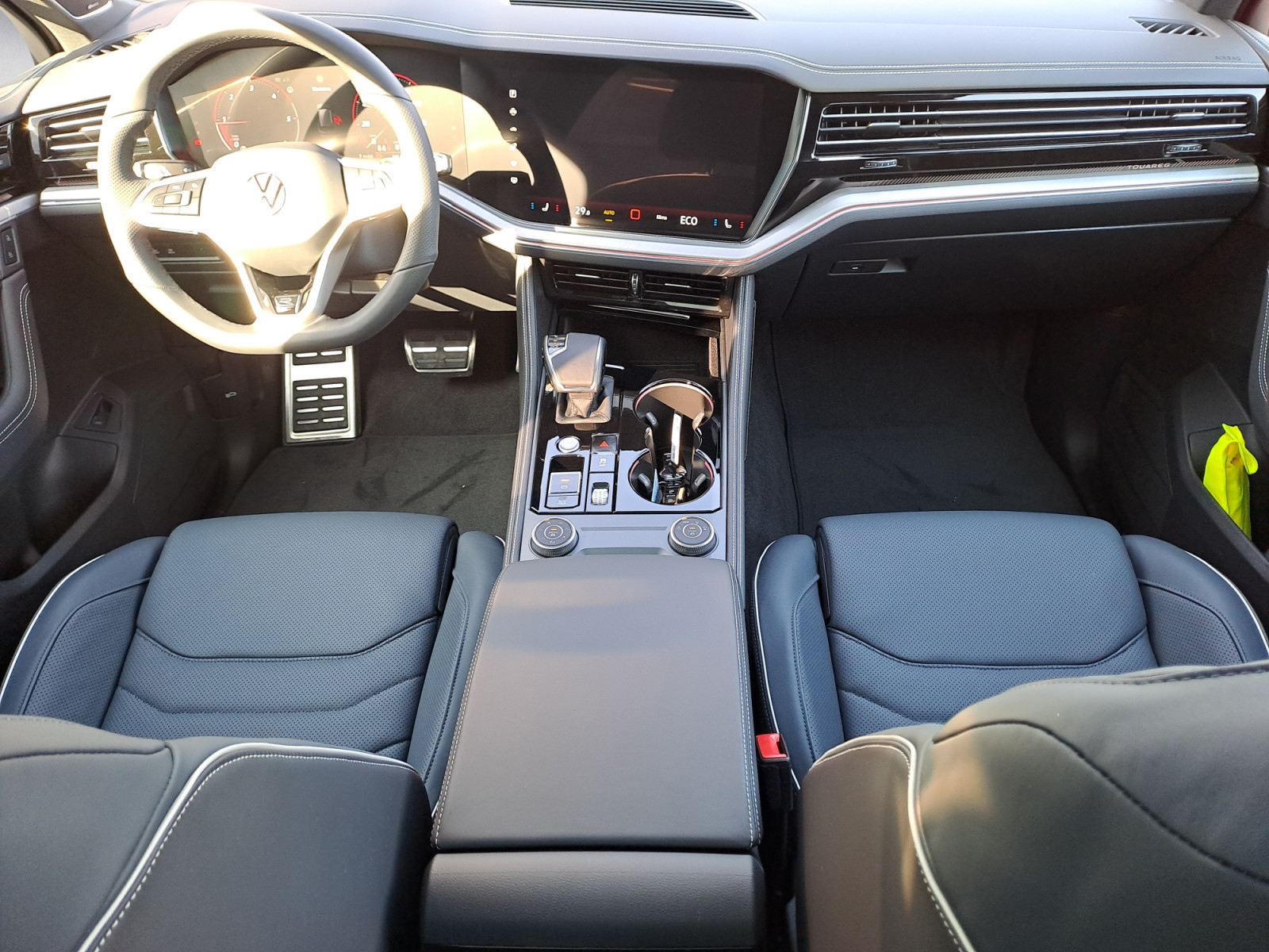 Volkswagen - Touareg R-Line 3,0 l V6 TDI SCR 4MOTION 8-Gang-Automatik (Tiptro nic)