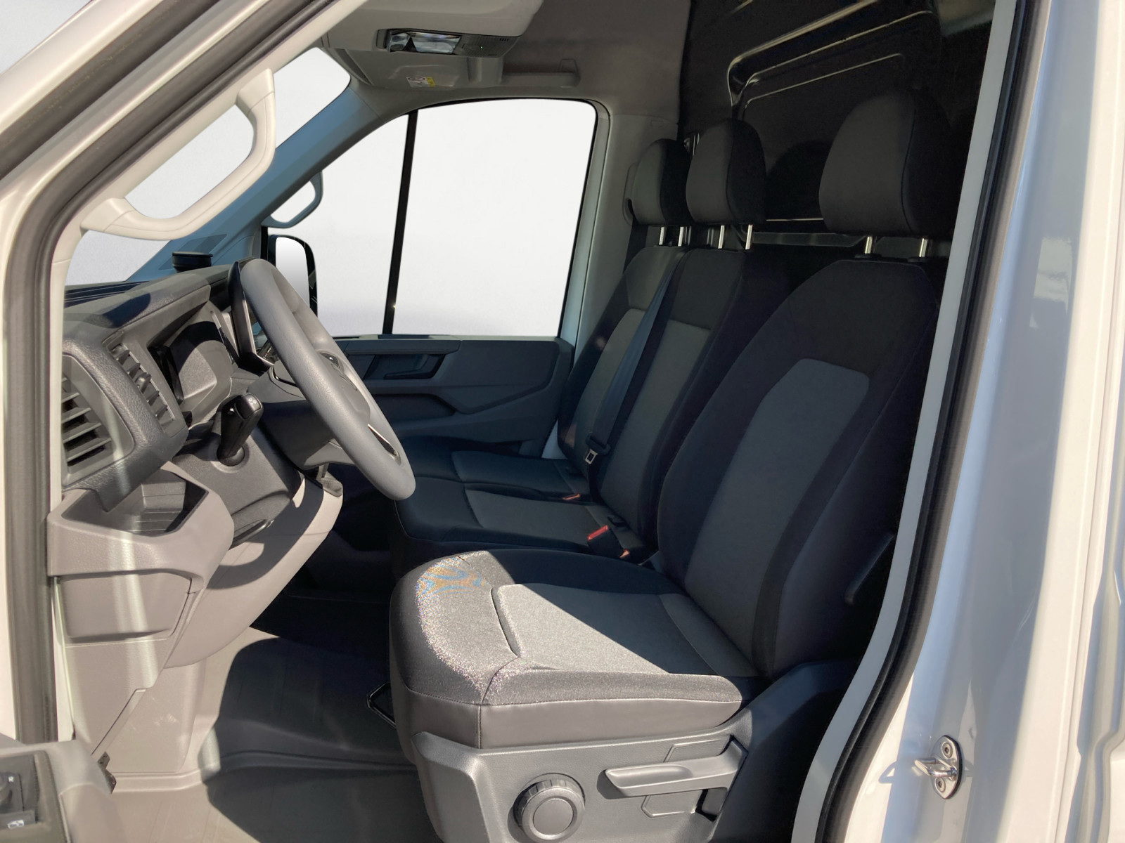 Volkswagen - Crafter 35 Kasten 2,0 l  Frontantrieb 6-Gang Radst. 3640 mm