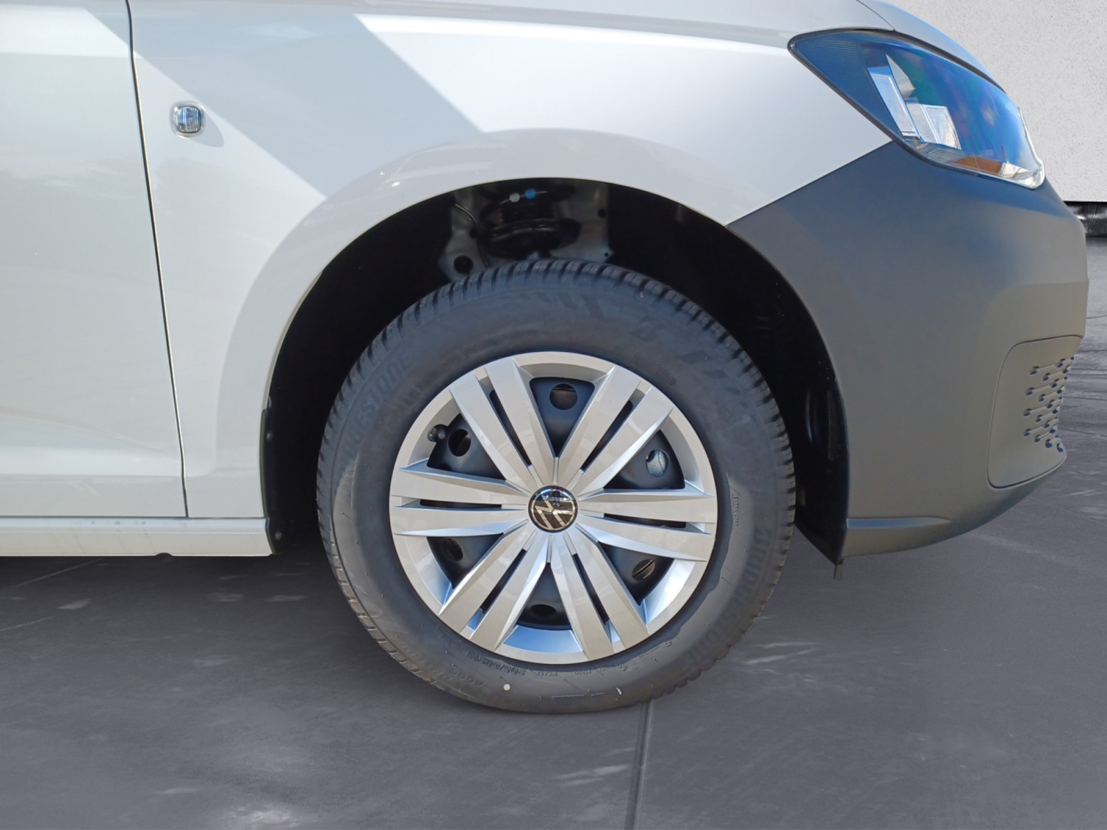 Volkswagen - Caddy Cargo Maxi 2,0 l  TDI EU6 SCR Frontantrieb 6-Gang Radst. 2970 mm