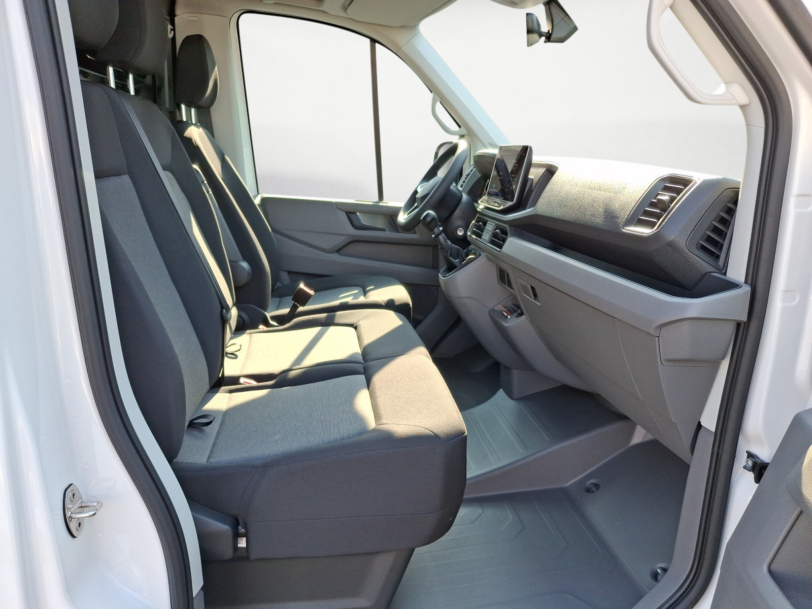 Volkswagen - Crafter 35 Kasten 2,0 l  Frontantr ieb 6-Gang Radst. 3640 mm