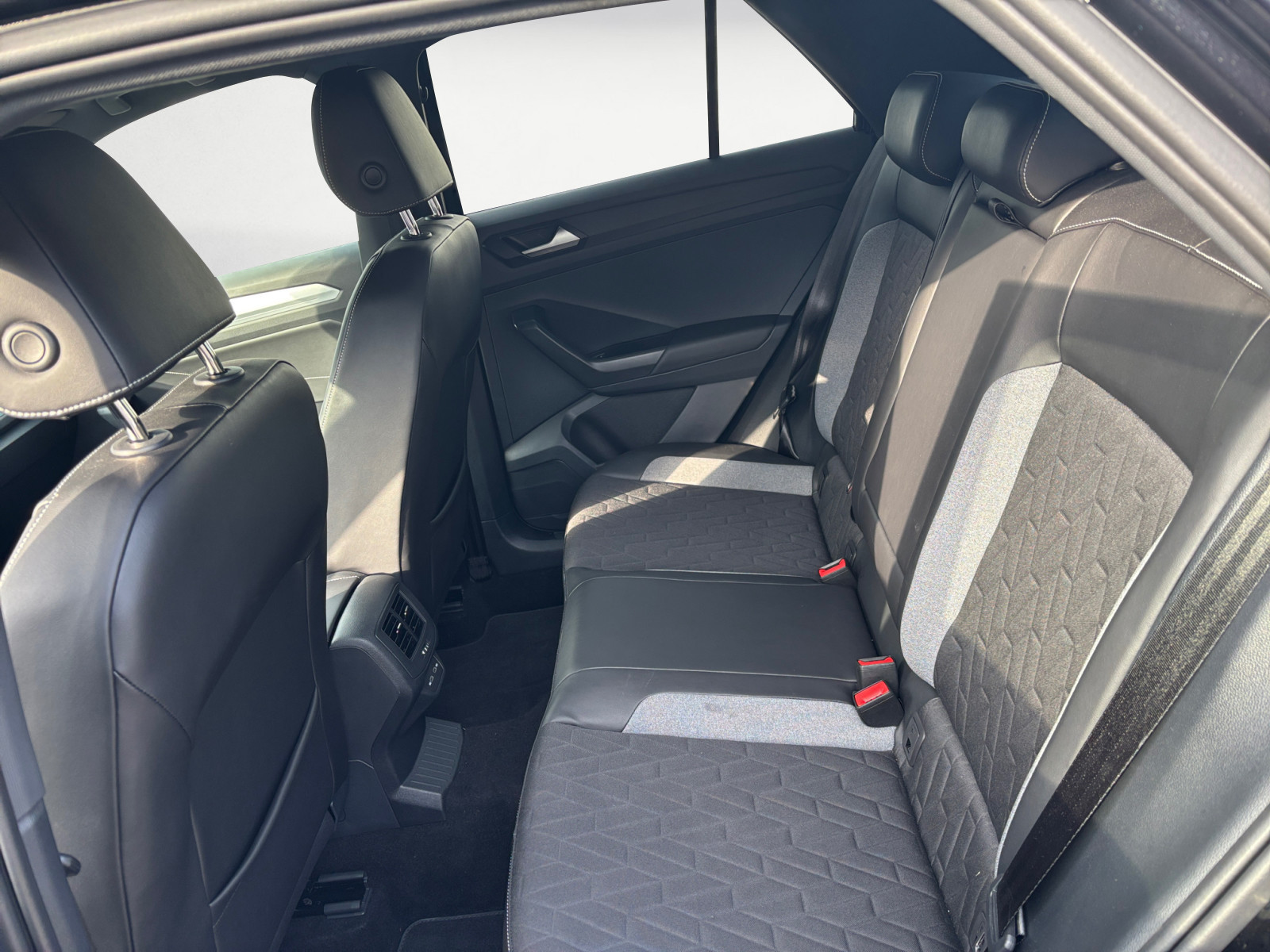 Volkswagen - T-Roc Life 1.5 l TSI OPF