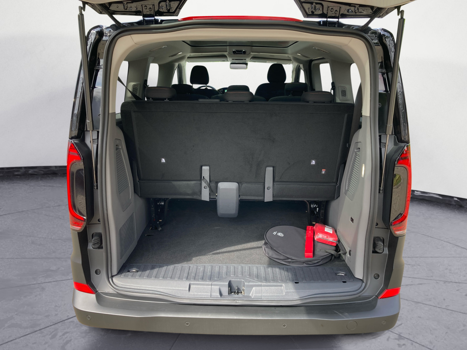 Volkswagen - e-Caravelle Life  BEV 1-Gang Radst . 3100 mm