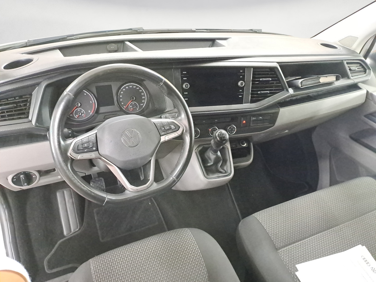 Volkswagen - T6 Transporter Kurz