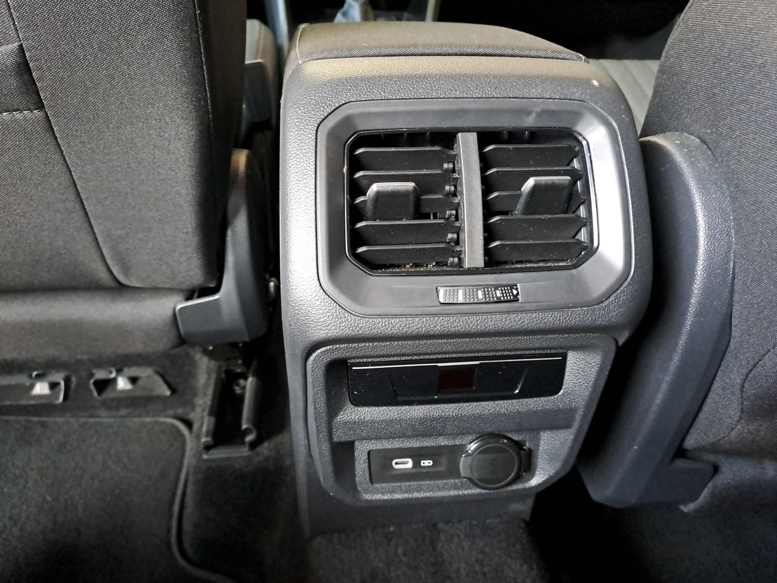 Volkswagen - Tiguan Allspace Life 2.0 TDI