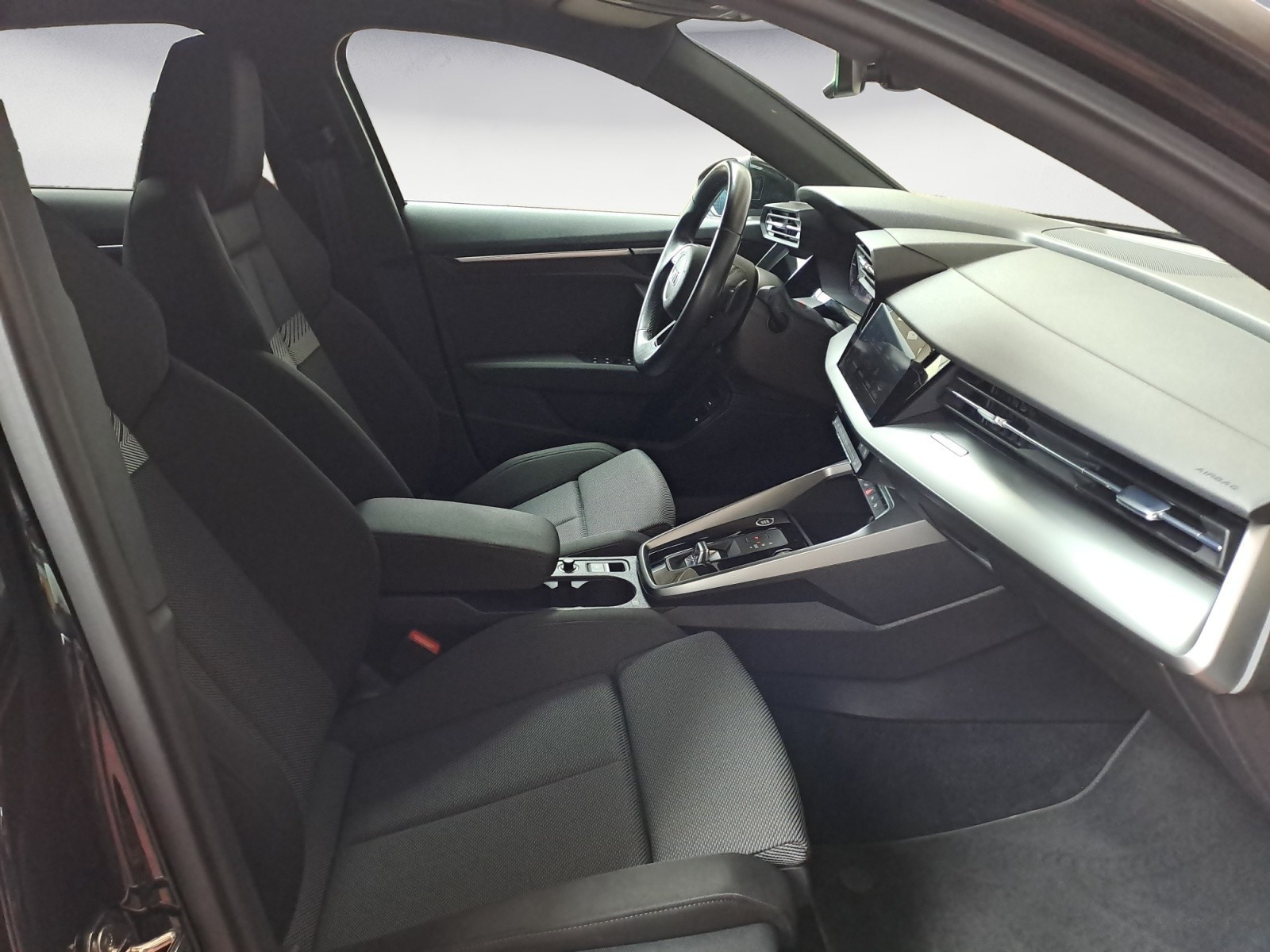 Audi - A3 45 TFSIe Sportback S tronic S line