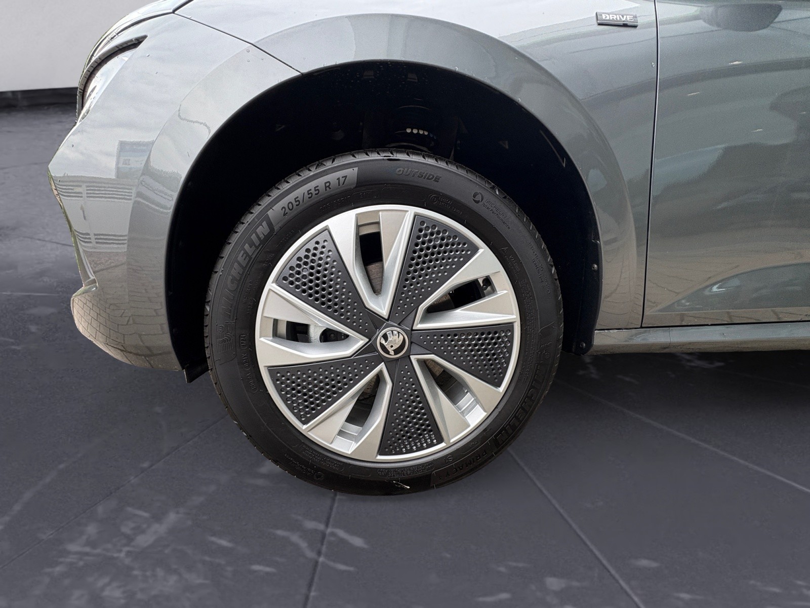 Skoda - Kamiq Drive 1,0 TSI  5-Gang mech.