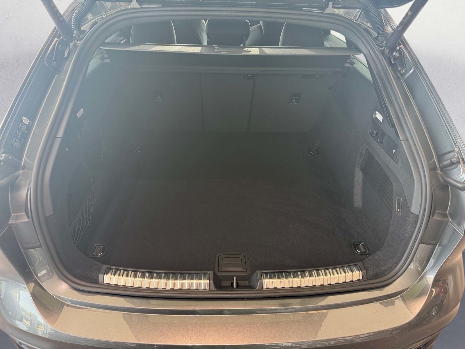 Audi - A5 Avant TFSI quattro S tron ic