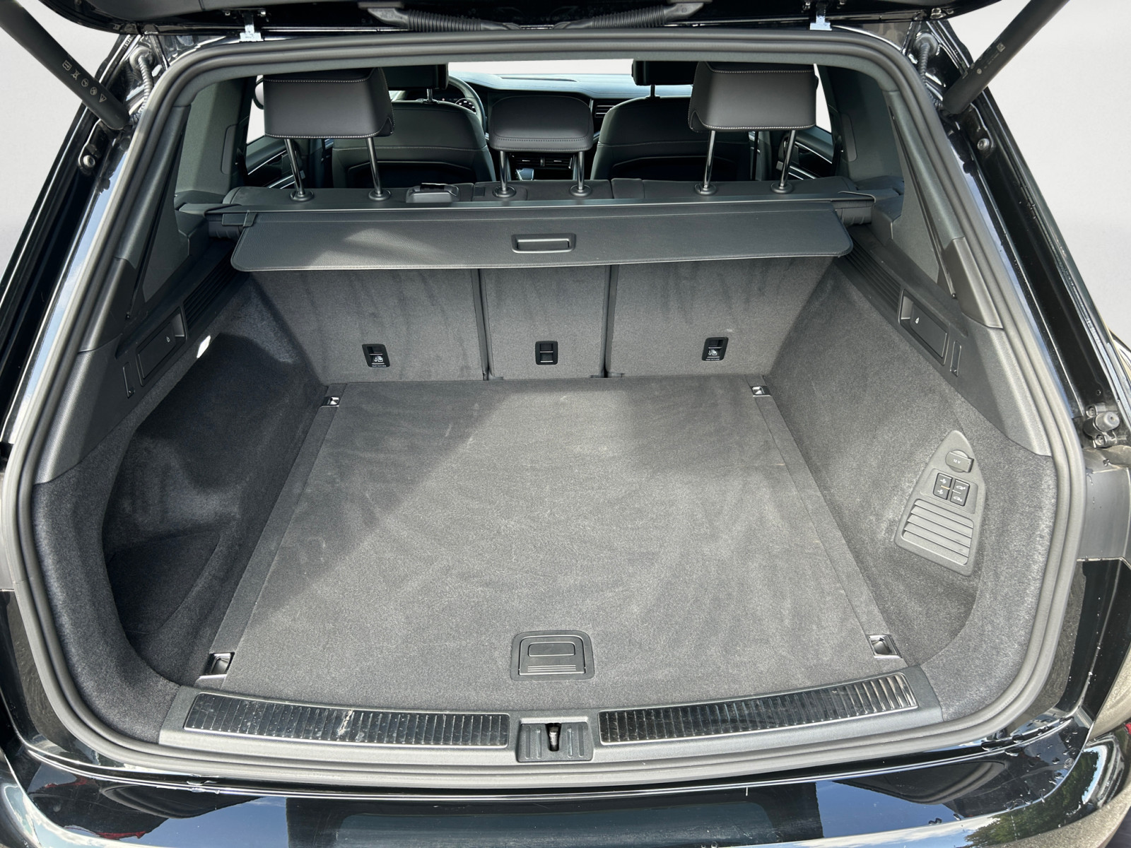 Volkswagen - Touareg 3.0 V6 TDI SCR 4Motion Aut. R-Line