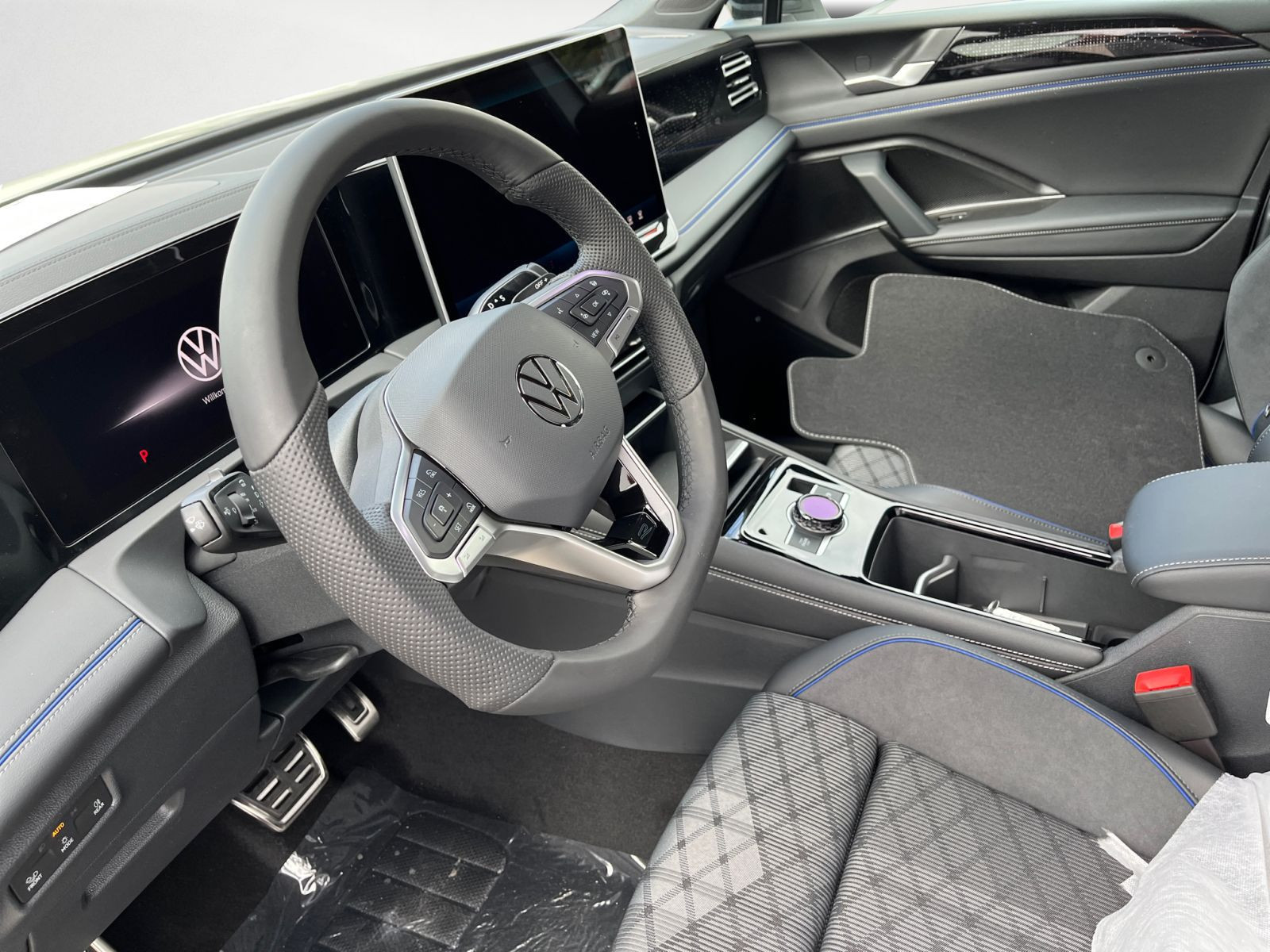 Volkswagen - Tiguan R-Line 2,0 l TSI OPF 4MOTION   7-Gang-Doppelkupplungsgetrie be DSG