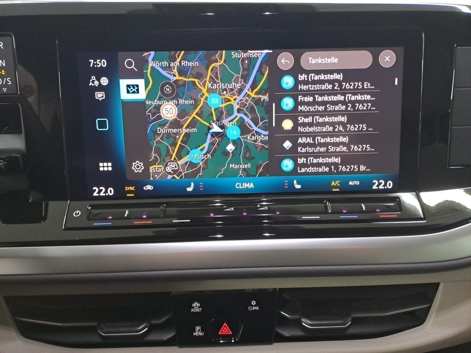 Volkswagen - Multivan Life 2,0 l TDI SCR Frontantrieb 7-Gang-DSG Radst. 3124 mm kurzer Überhang