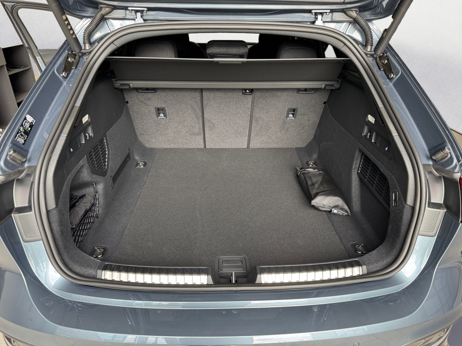 Audi - A5 Avant TFSI quattro S tron ic