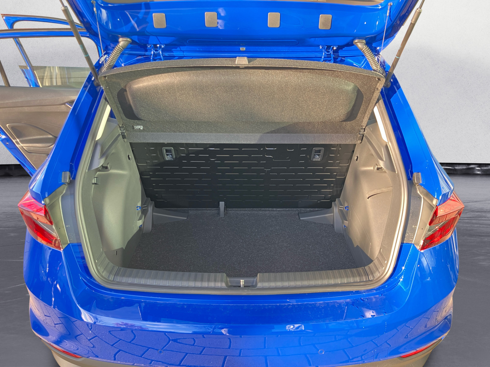 Skoda - Fabia Essence 1,0 MPI 5-Gang-Schaltgetriebe