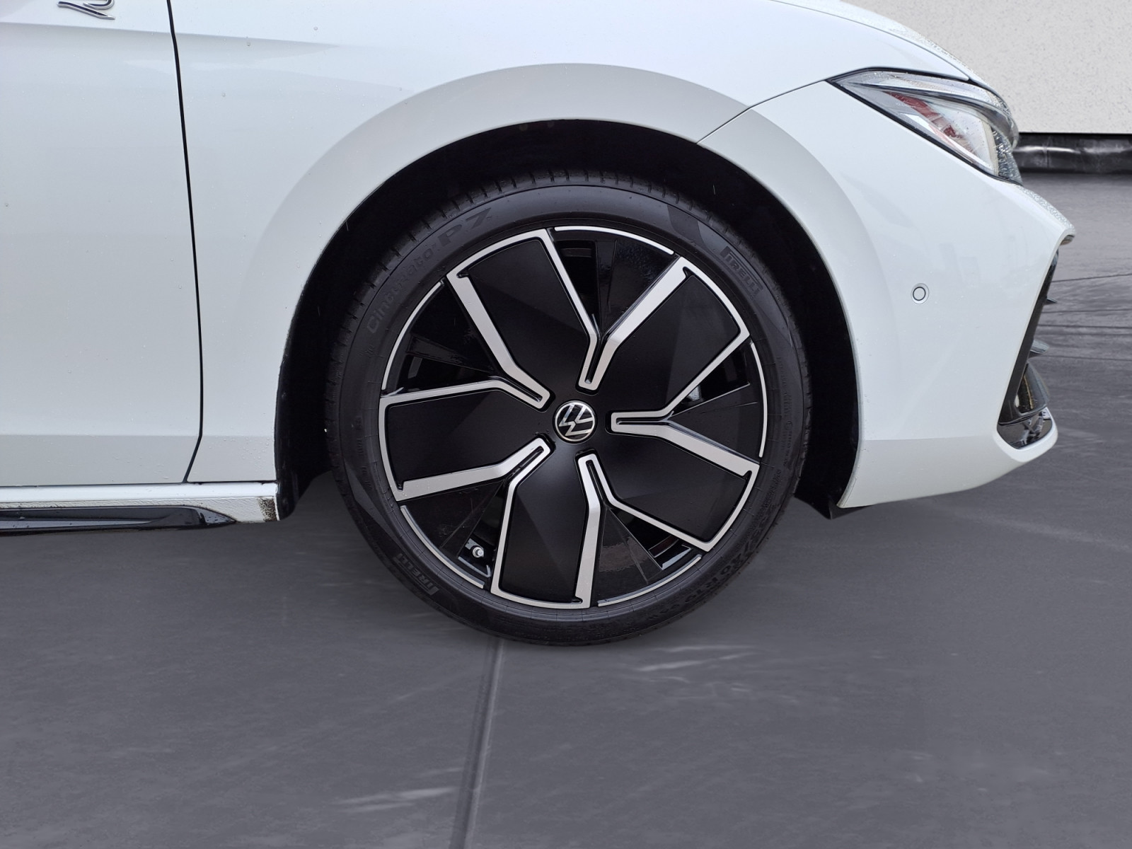 Volkswagen - Passat Variant 2.0 TDI SCR 4Motion DSG R-Line