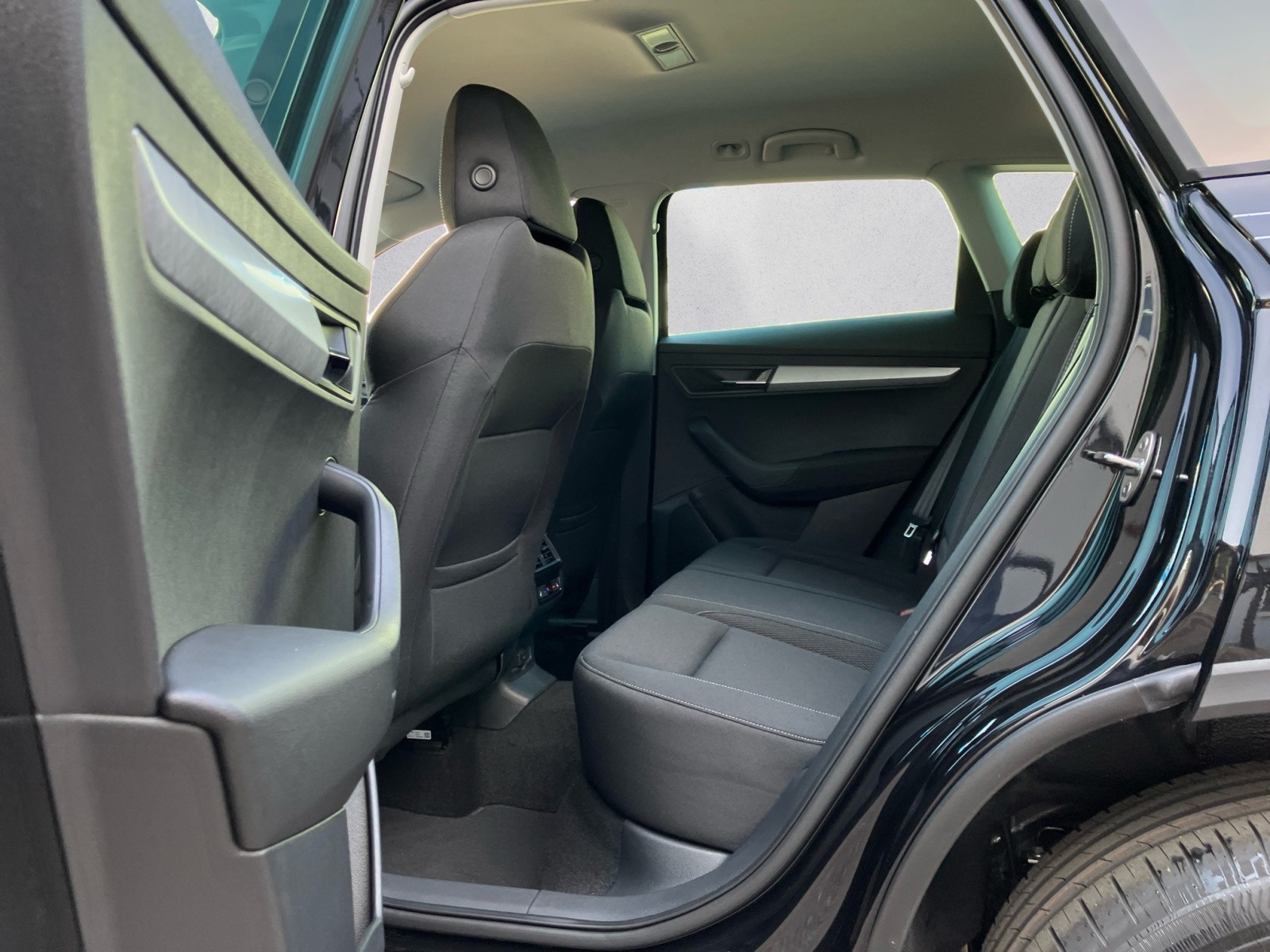 Skoda - Karoq Tour 2,0 TDI 7-Gang-DSG