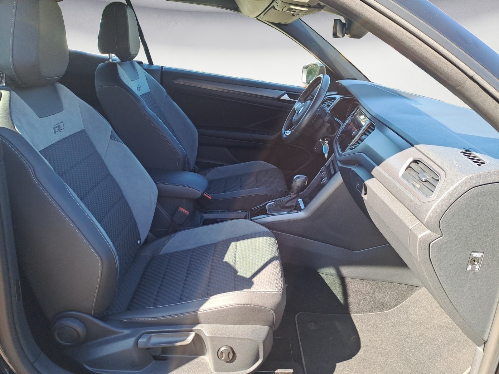 Volkswagen - T-Roc Cabriolet 1.5 TSI ACT OPF DSG R-Line