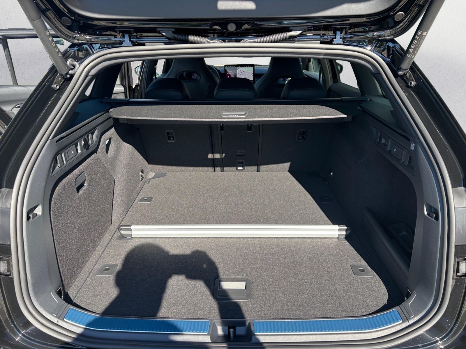 Skoda - Superb Combi Sportline 2,0 TSI 7-Gang-DSG 4x4