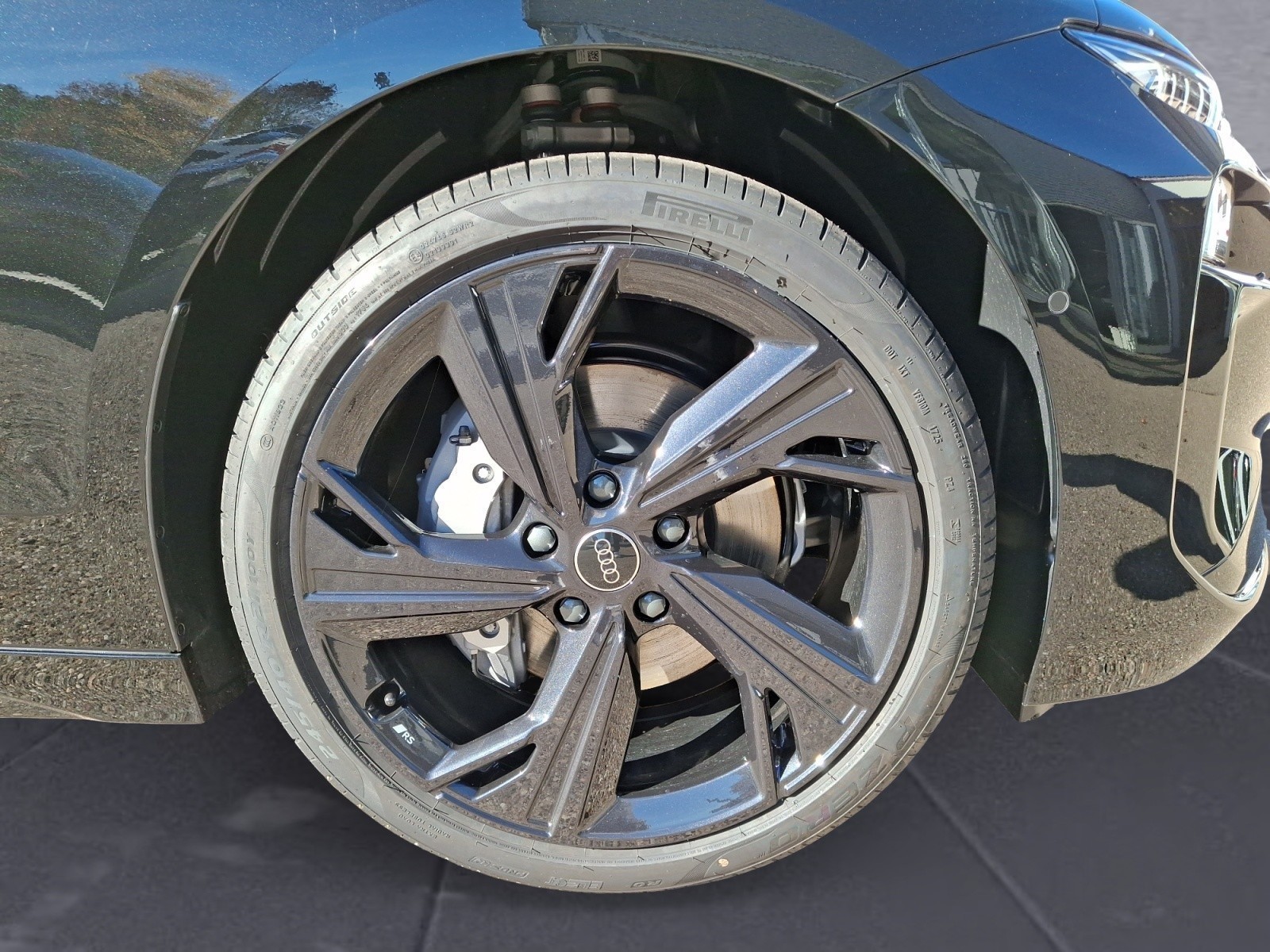 Audi - A6 Avant e-tron performance