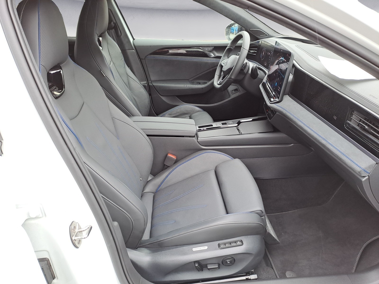 Volkswagen - Passat Variant 2.0 TDI SCR 4Motion DSG R-Line