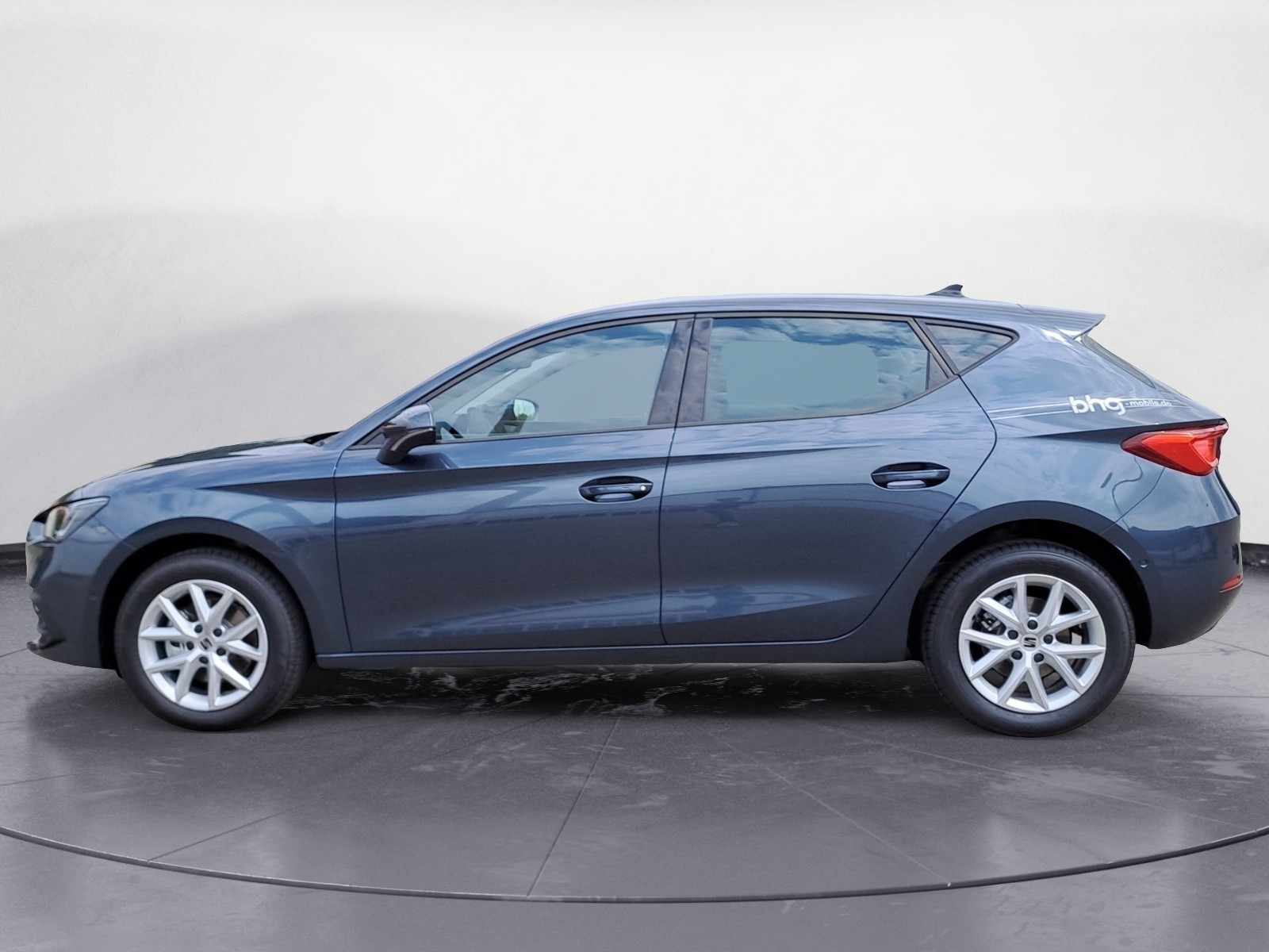 Seat - Leon Road Edition 1.5 eTSI  7-Gang-DSG