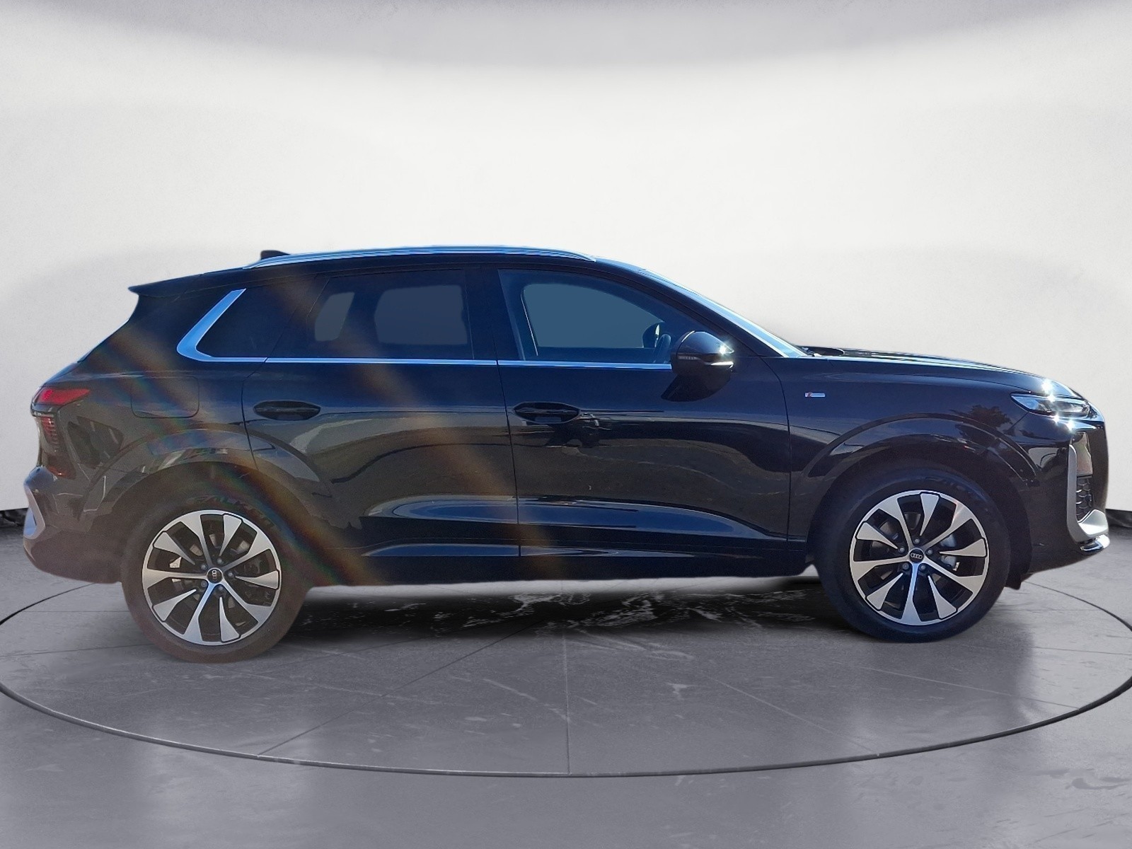 Audi - Q3 SUV TFSI S tronic