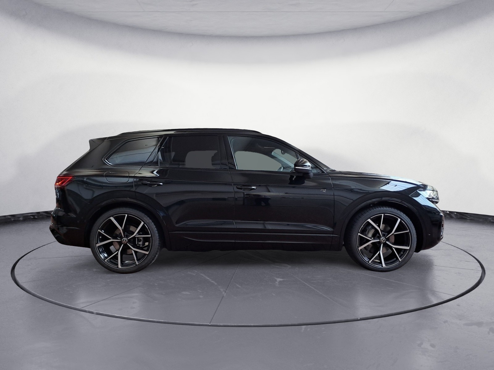 Volkswagen - Touareg R-Line 3,0 l V6 TDI SCR 4MOTION   8-Gang-Automatik (Tiptro nic)