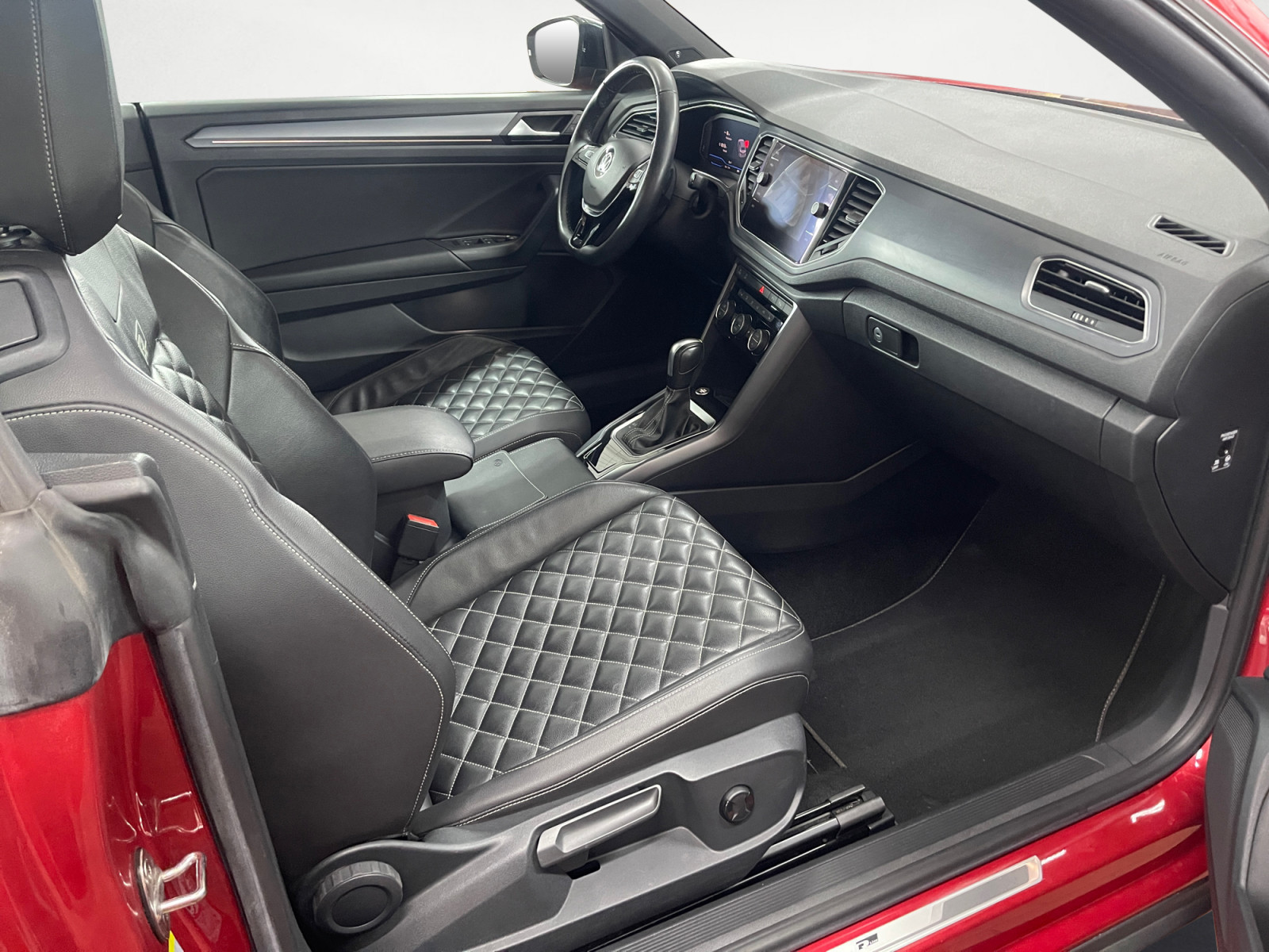 Volkswagen - T-Roc Cabriolet 1.5 TSI ACT OPF DSG R-Line