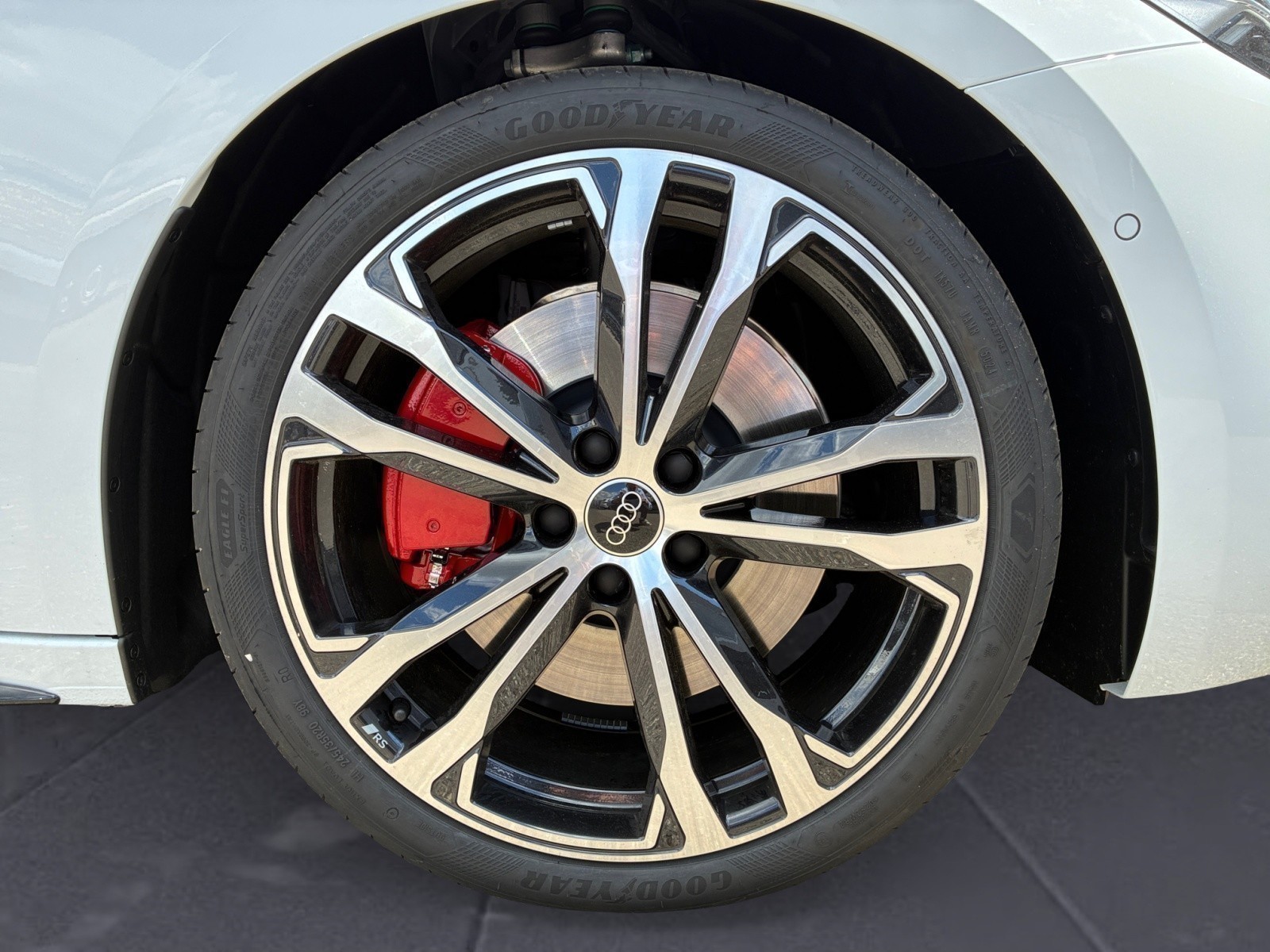 Audi - A5 Limousine e-hybrid quattro S tronic