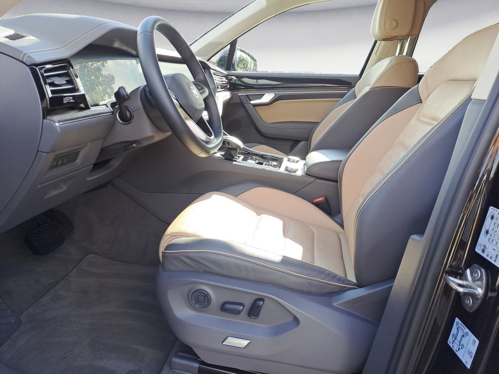 Volkswagen - Touareg