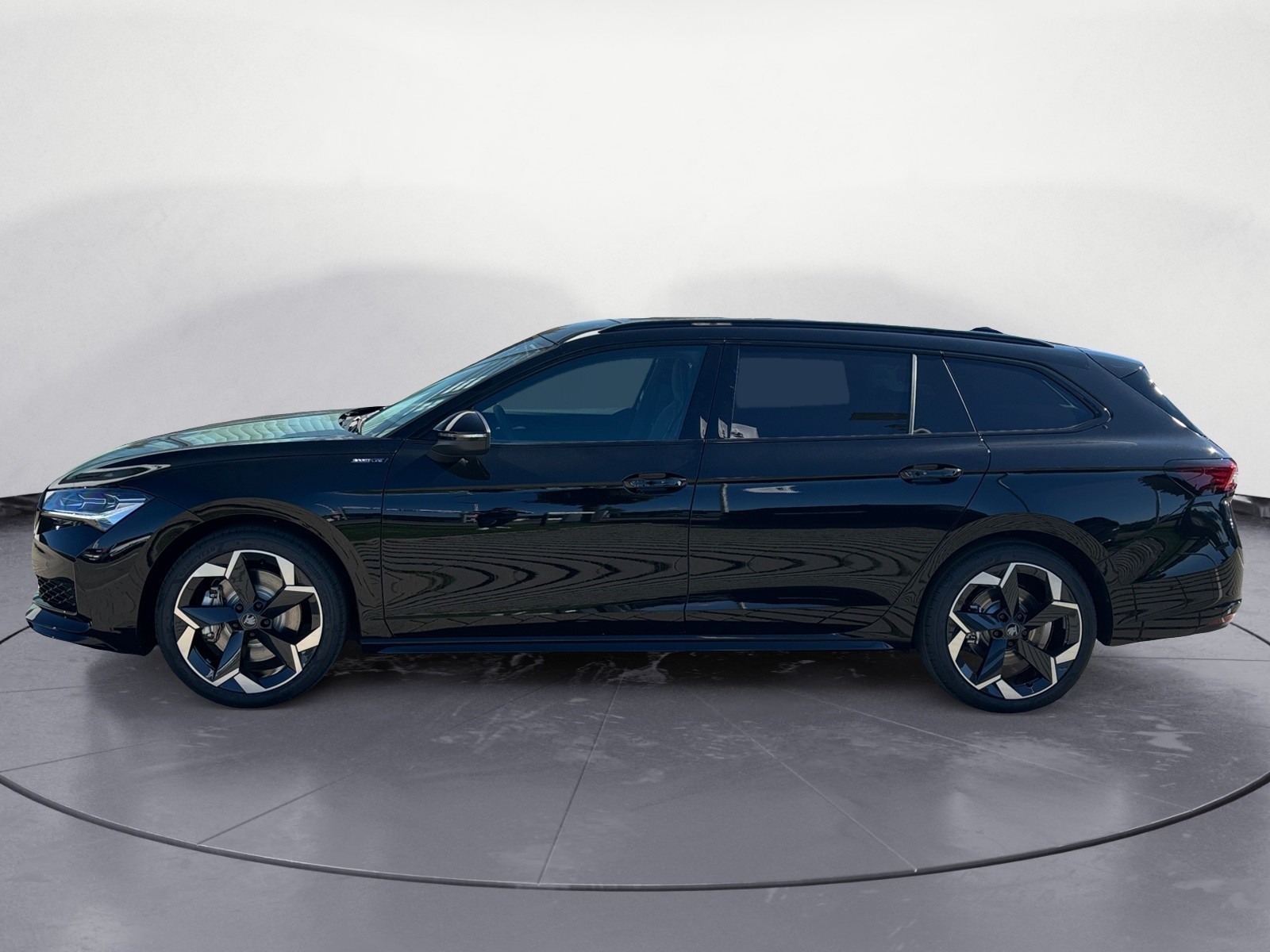 Skoda - Superb Combi Sportline 2,0 TSI 7-Gang-DSG 4x4