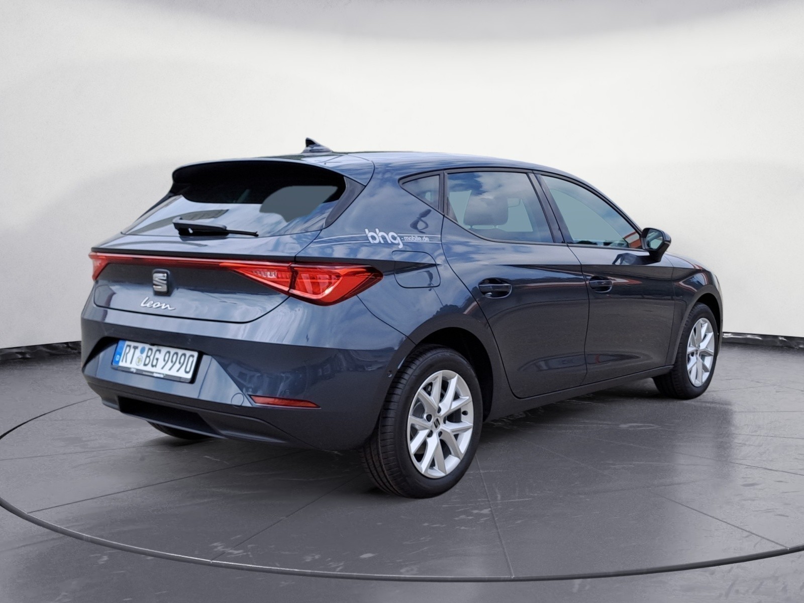 Seat - Leon Road Edition 1.5 eTSI  7-Gang-DSG