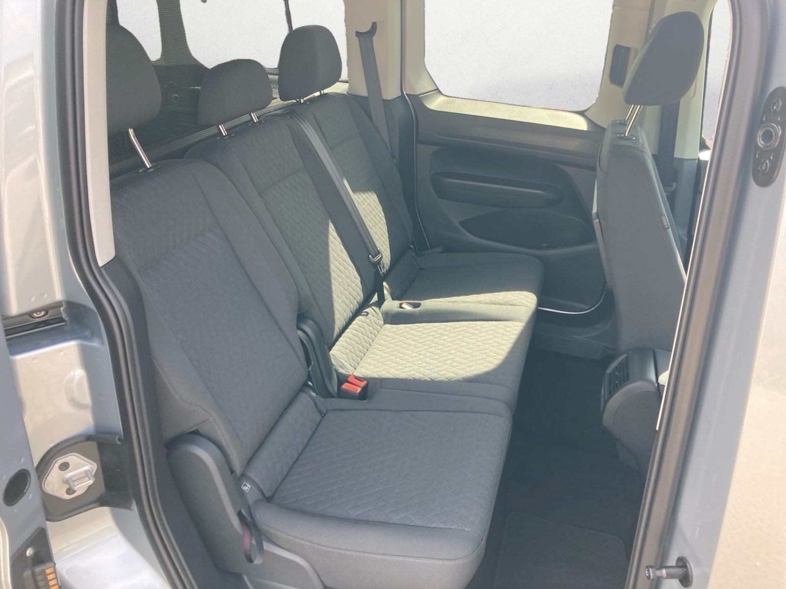 Volkswagen - Caddy Life 5-Sitzer 2,0 l TDI EU6 SCR 4MOTION 4MOTION 6-Gang Radst. 2755 m m