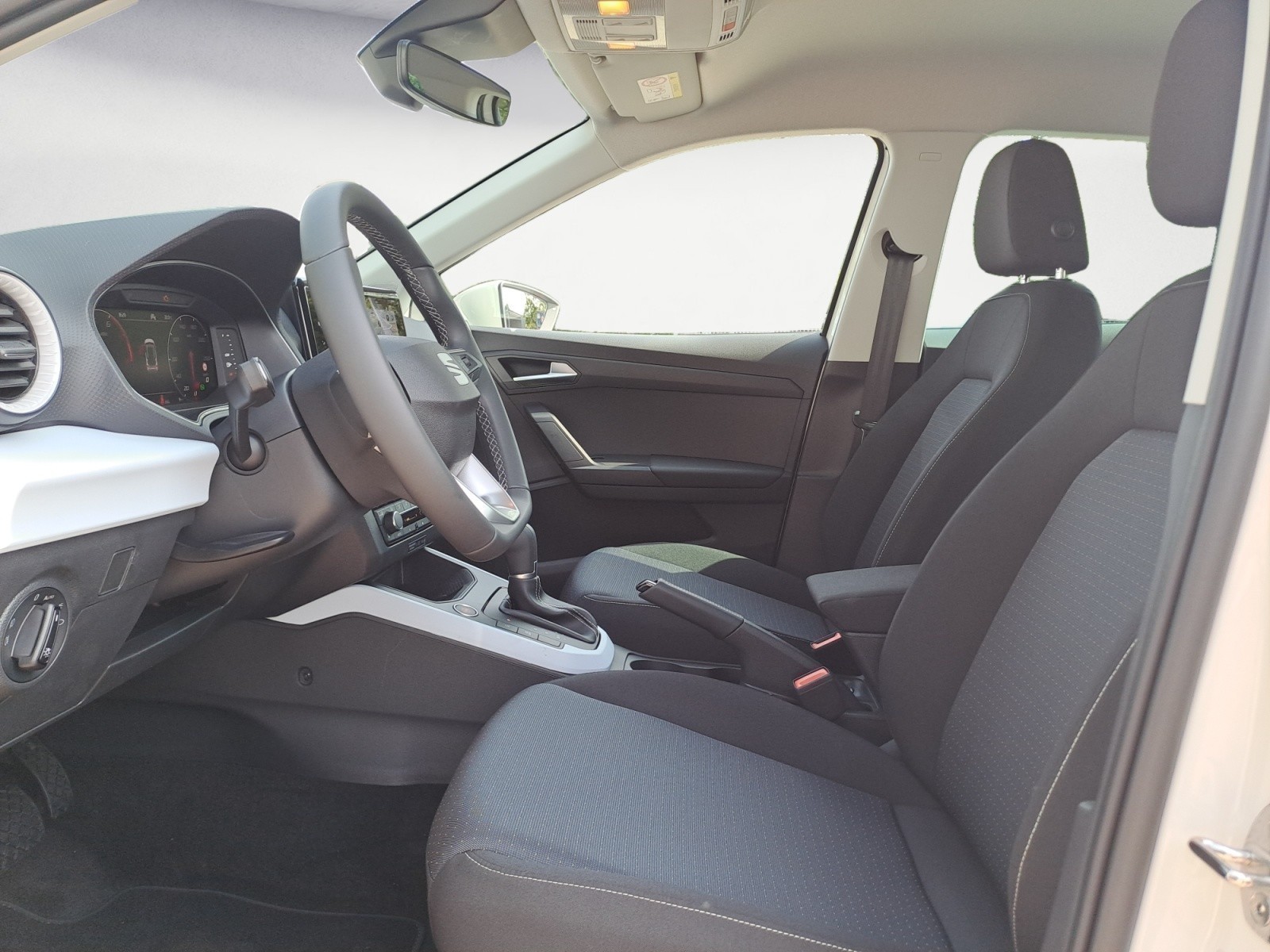 Seat - Arona Road Edition 1.0 TSI  7-Gang-DSG