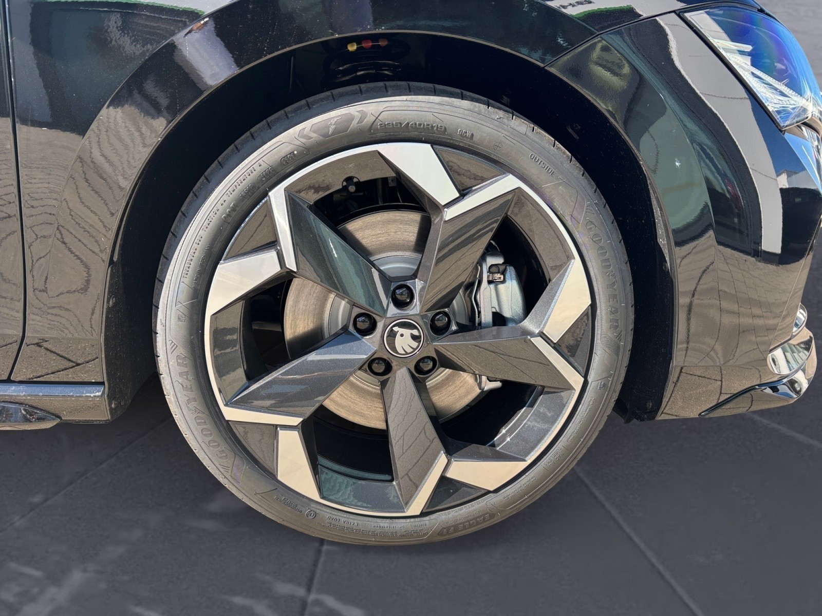 Skoda - Superb Combi Sportline 2,0 TSI 7-Gang-DSG 4x4