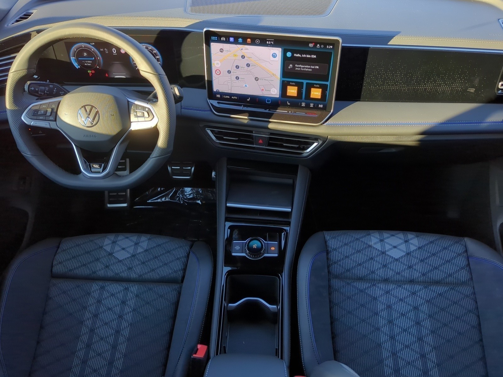 Volkswagen - Tiguan R-Line 2,0 l TDI SCR 7-Gang-Doppelkupplungsgetriebe DSG