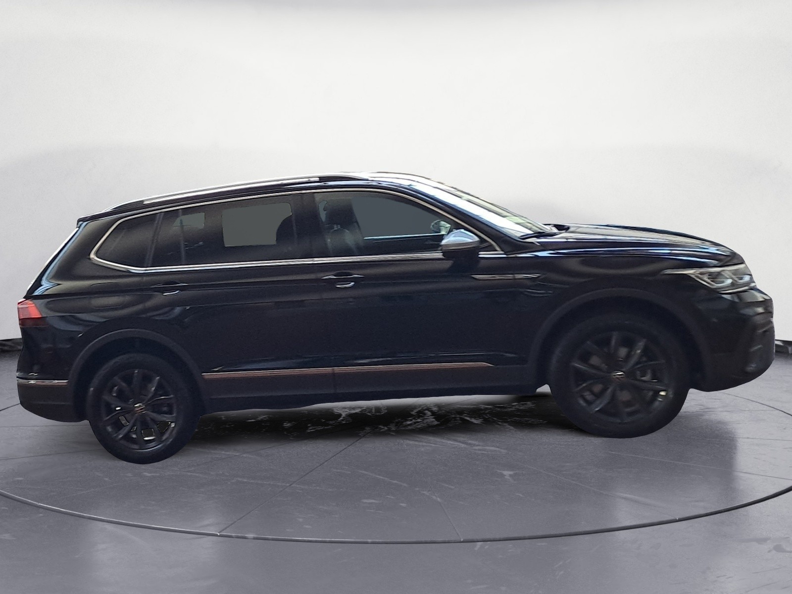 Volkswagen - Tiguan Allspace Life 2.0 TDI